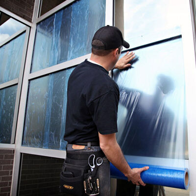 Ein guter Preis. Durchsichtige PE-Schutzfolie ohne Rückstände mit einer Breite von 1240 mm und UV-stabilisiert für den Schutz der Glasspiegeloberfläche Online